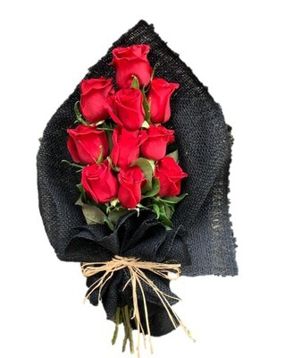 [164] Classic Black Wrap Red Roses Bouquet | Code 164